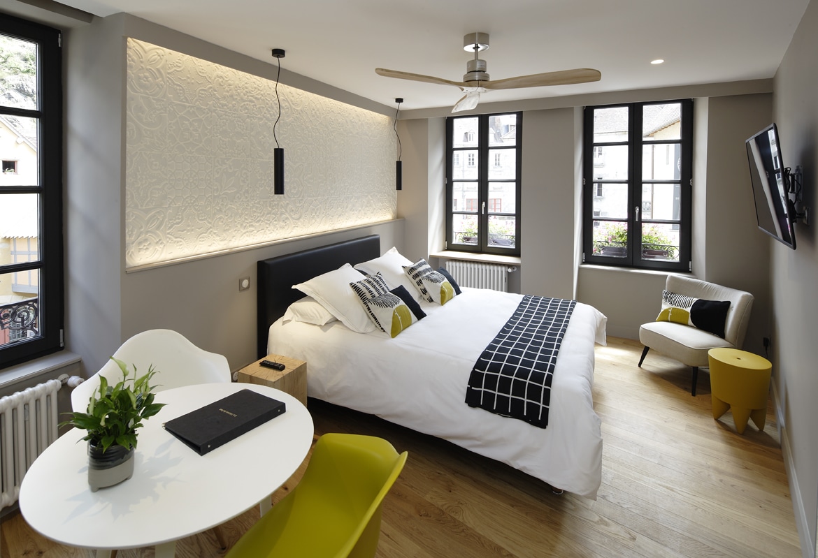 N°10 : studio d&rsquo;angle avec vue sur le pont de la Terrade